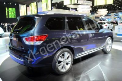 Лобовое стекло Nissan Pathfinder IV